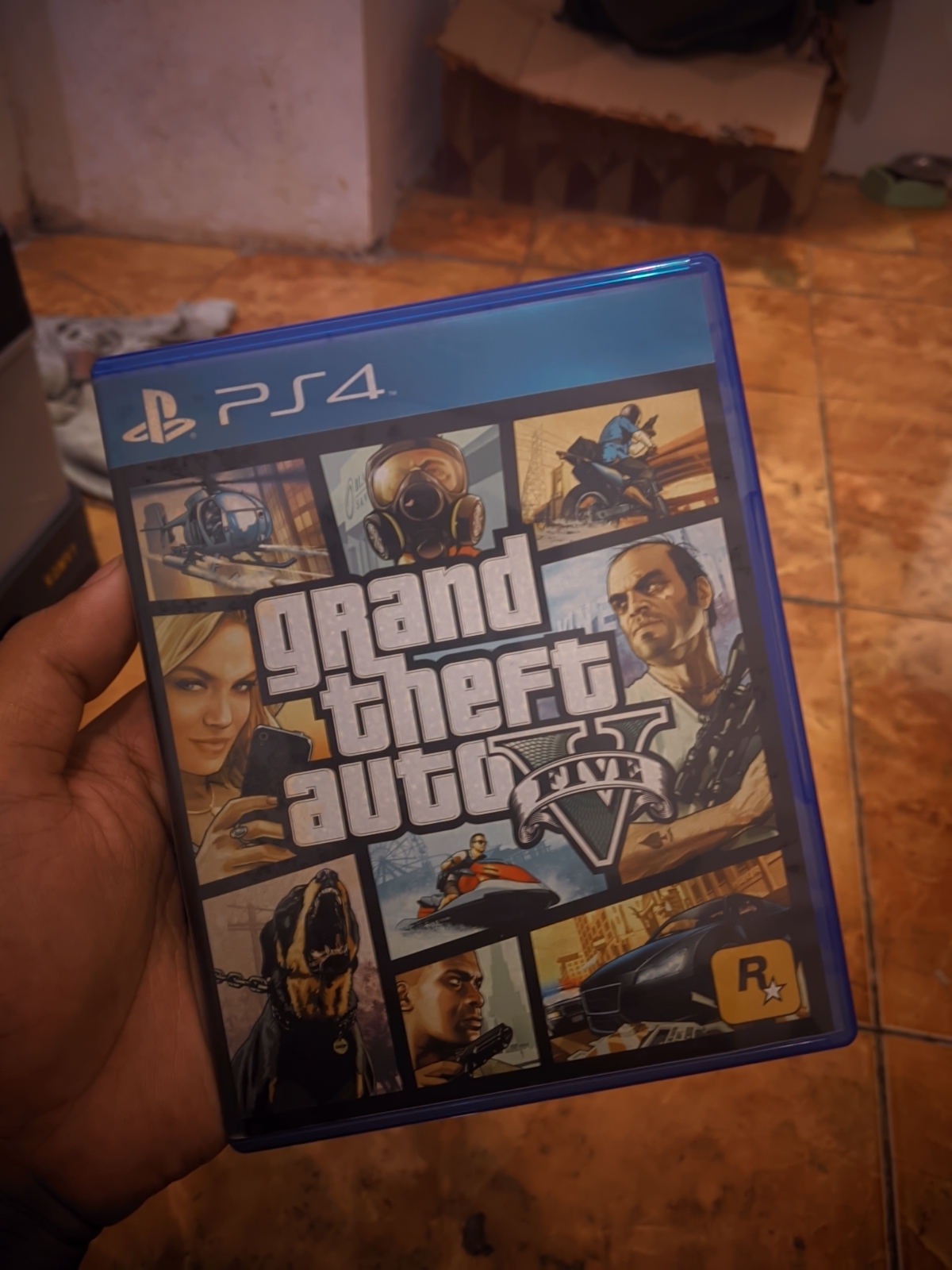 Grand Theft Auto V — PS4 — 2